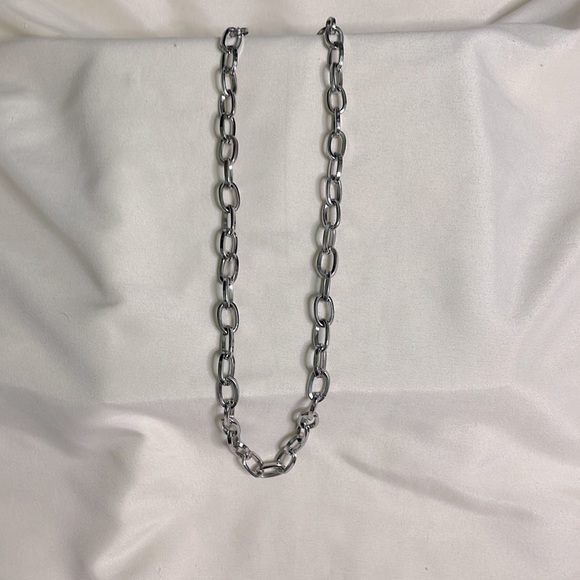 4 pcs chain bundle, 2 silver chains, 2 bear chains (one pink and one purple)! - Picture 4 of 5